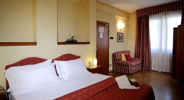Трёхместный номер Standard Hotel Cavour