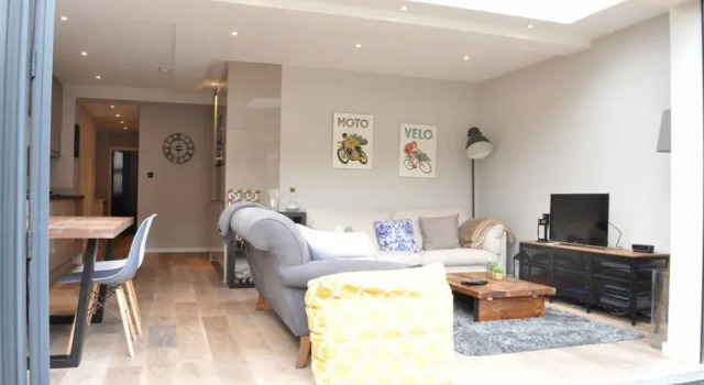 Spacious 2 Bedroom Flat With Garden
