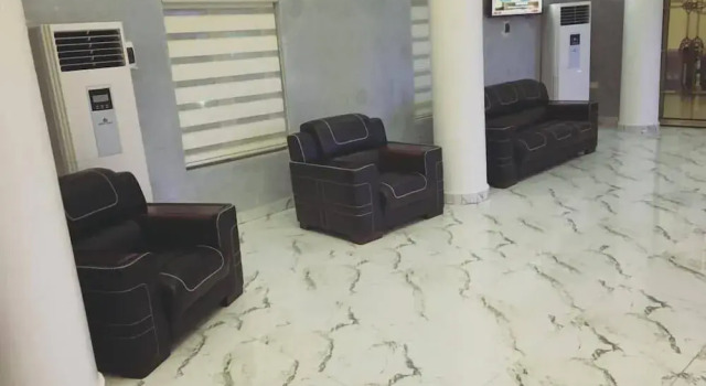 Gold Crown Hotel
