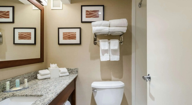 Четырёхместный номер Standard Comfort Inn Randolph-Boston