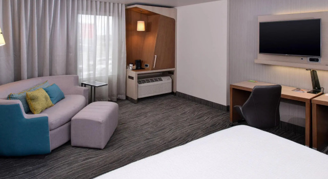 Номер Executive Courtyard by Marriott Saskatoon Airport