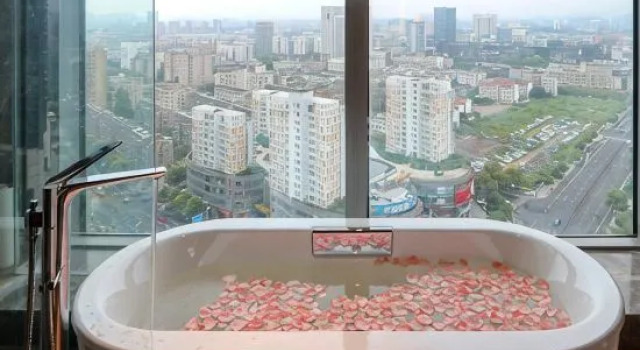 Семейный люкс Deluxe Maison New Century Hotel