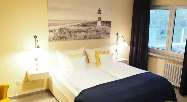 Hotel-Wagenknecht-Dreibettzimmer-15, Забронировать Отель Отели Вестерланд с парковкой, Парковка