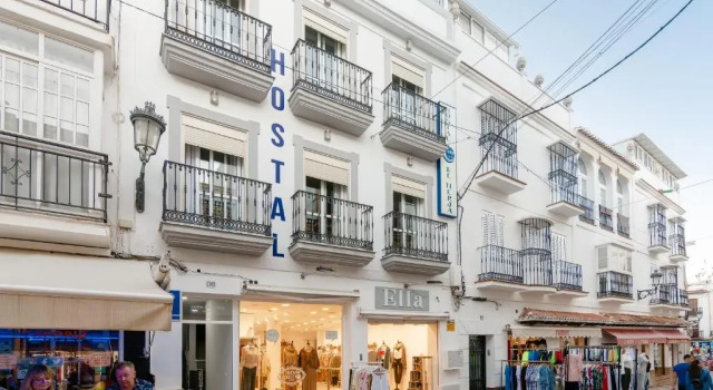 Двухместный номер Standard Hostal Boutique Luna de Nerja OLIVE OIL FREE DEGUSTATION & SALE