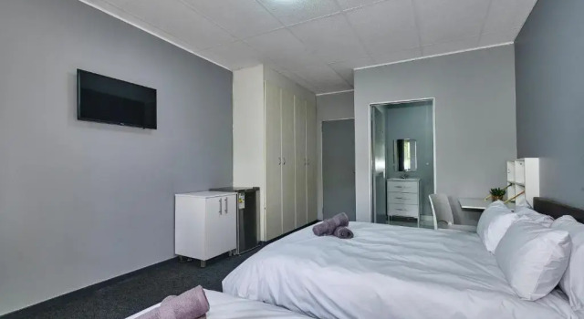 Семейный номер Standard Inn & Out Sandton