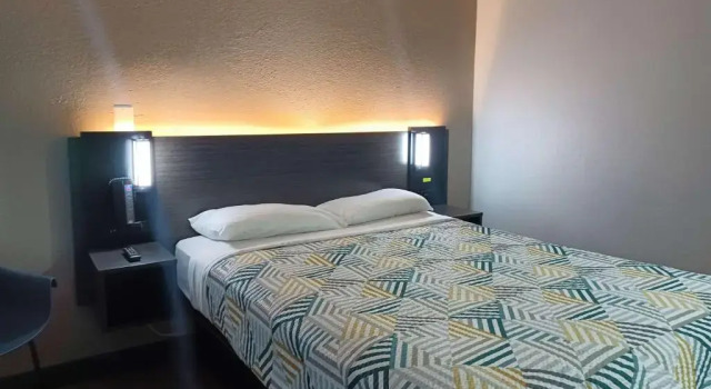 Двухместный номер Standard Motel 6-Fresno, CA - Blackstone North