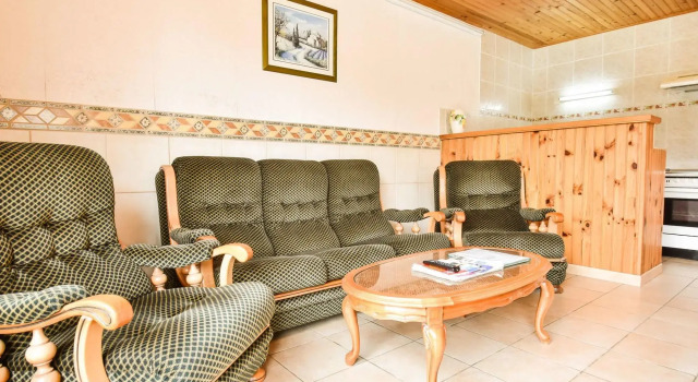 Beautiful Holiday Home, Near Centre. Private Pool. Private Garden. Roofed Terrace, Rezervasyon Otel Argeliers Canal du Midi