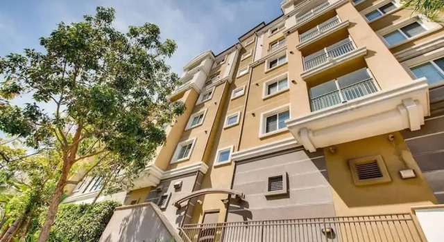 Gorgeous San Diego 2BR/2BTH With Fast WIFI & Free Parking! (FV3)