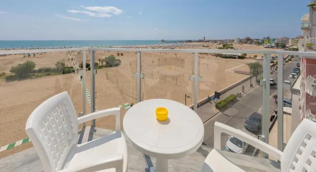 Трёхместный номер Standard с балконом и с видом на море Hotel Garni Serena
