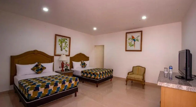 Четырёхместный номер Standard Hotel Embajadores