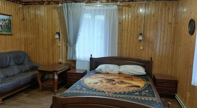 Zatyshok, Prenota Hotel Plavie 