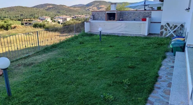 Villa 6 Beds Just Minutes From San Teodoro