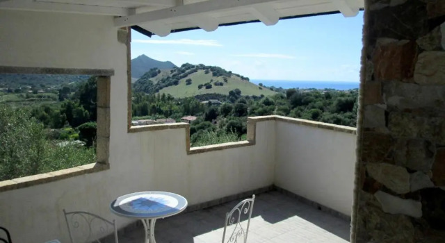 Коттедж Sardinia Yellow House