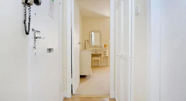 West Bow - Comfy 2 bed on West Bow overlooking Grassmarket, Забронировать Отель Эдинбург Midlothian, рядом с Национальный музей Шотландии
