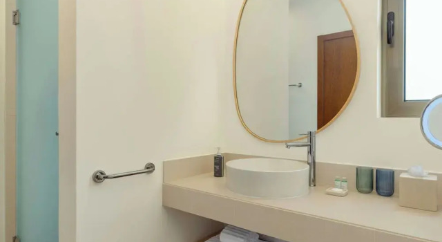 Двухместный номер Deluxe с балконом и с видом на море The Westin Salgados Beach Resort, Algarve