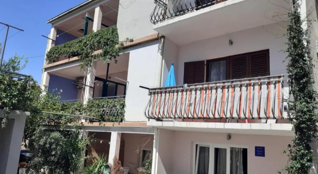 Guest House Damir, Забронировать Гостевой дом Гостевые дома Макарска, рядом с Набережная Рива (Макарска), Гостевой дом