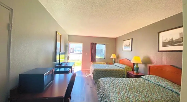 Номер Deluxe Travelers Place Inn & Suites
