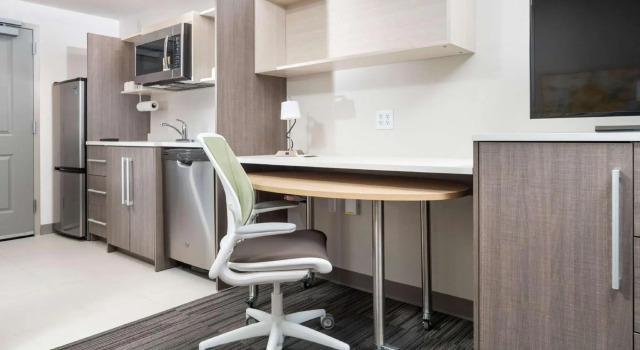 Четырёхместный люкс Home2 Suites by Hilton Newark Airport