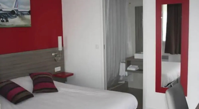 Airport Hotel