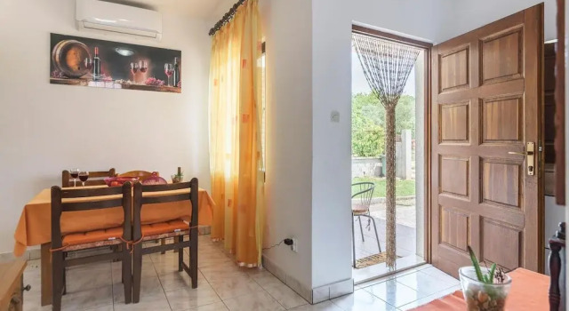 Amazing Apartment in Marcana With Wifi and 1 Bedrooms, Prenota Appartamento Krnicki Porat Istria