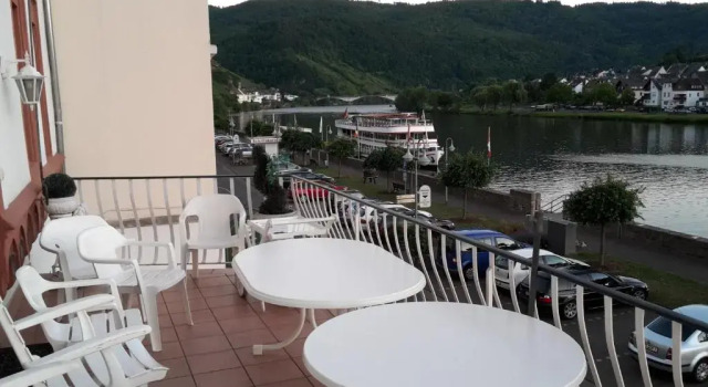Апартаменты с 2 комнатами Mosel View Old Town Apartments