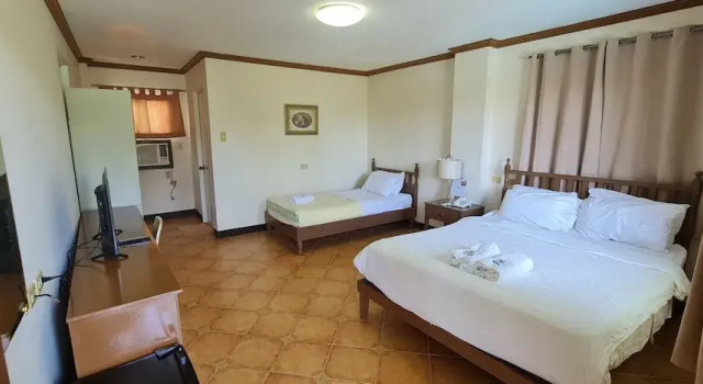 Standard Dreier Zimmer mit Balkon und mit Poolblick Marvin's Seaside Inn