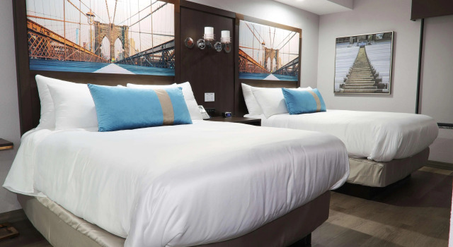 Hotel Manhattan, BW Signature Collection, Book Hotel Hoteller i New Caney med parkering, Parkering