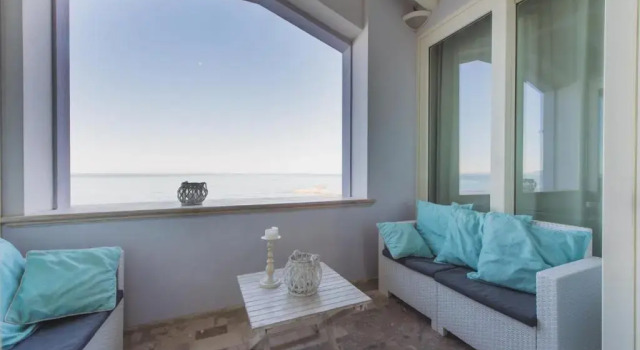 Villa Lilla Attic on the beach, Забронировать Вилла Коттеджи Берега Этрусков, Коттедж