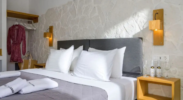 Двухместный номер Economy с балконом Marianna Hotel