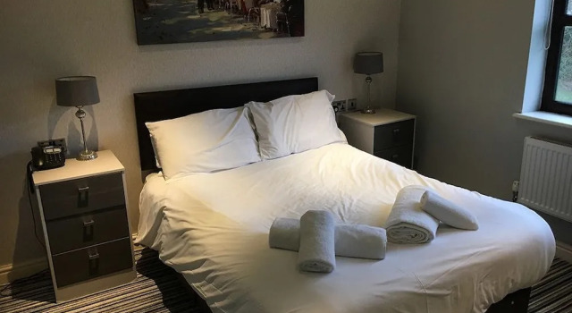 Carreg Bran, Book Hotel Llanfairpwllgwyngyllgogerychwyrndrobwllllantysiliogogogoch Glamorgan