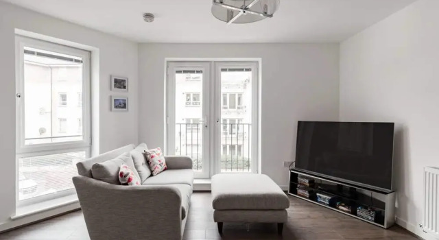 Guestready - Modern and Chic City Centre Flat, Забронировать Отель Эдинбург Midlothian, рядом с Холирудское абатство
