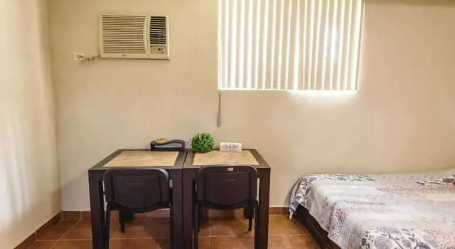 Suite con 2 recamaras,2mini splits, Parking Wifi 100 mb, cocina