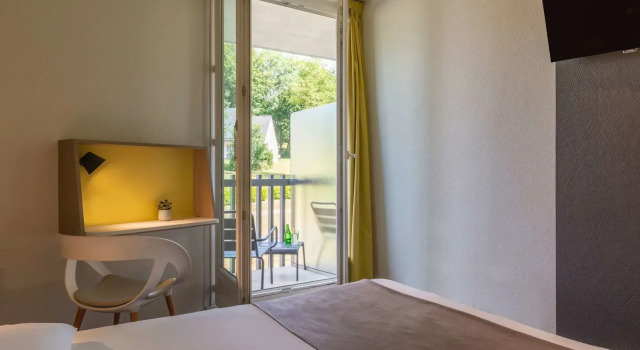 The Originals City, Ara Hôtel, Landerneau, Забронировать Отель Отели Finistère с парковкой, Парковка