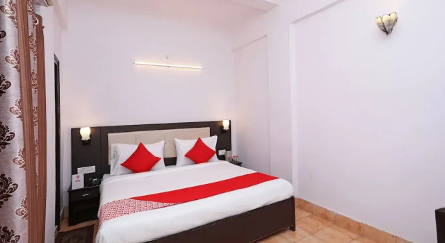 OYO 11327 Hotel R Paradise
