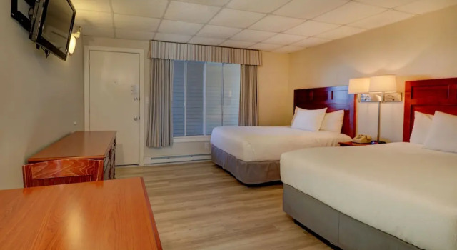 Четырёхместный номер Standard Atlantic Oceanfront Hotel, Wells Beach