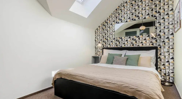 Charles Bridge Apartments, Забронировать Апартаменты/квартира Отели Праги с парковкой, рядом с Театр Svanda, Парковка