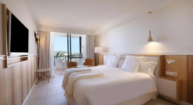 Двухместный номер Priority Location с частичным видом на море Iberostar Selection Anthelia