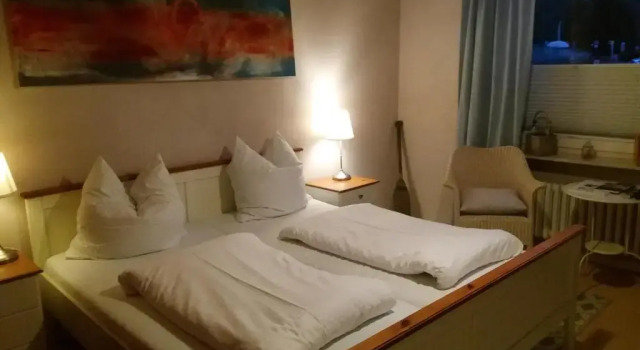 Номер Deluxe Strandhaus Edersee - Kaminzimmer, Seeblick, Badestrand, Seeterrasse