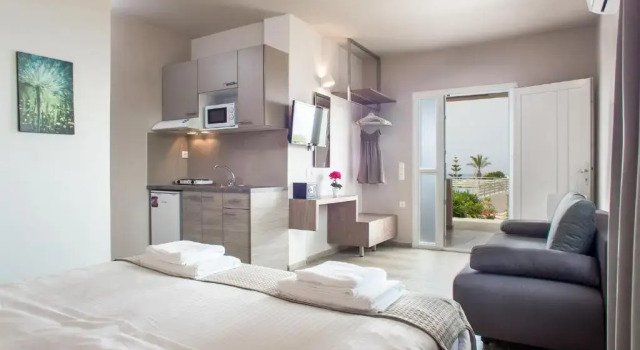 Студия Evelyn Hotel