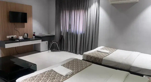 Номер Standard HOTEL SHIVGANGA COMFORT ZONE, Raipur