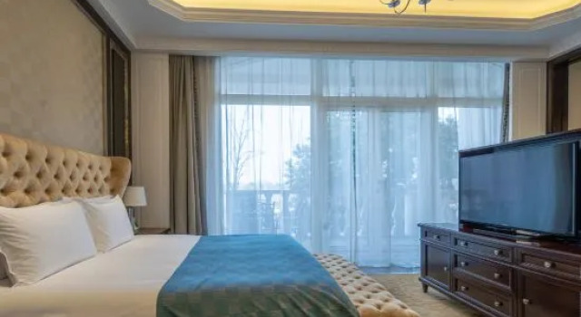 Люкс с 2 комнатами с балконом Wuxi Rsun The Lakefart Hotel