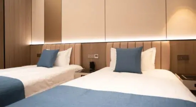 Люкс Business Elong R.YUN Hotel (Alar Shanghai Style Street Municipal Government)