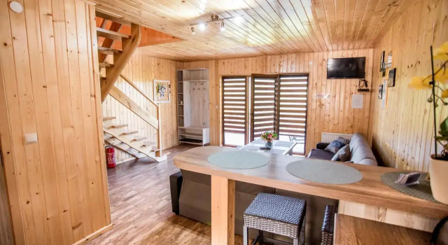Chaty na Cholewicy Domki Całoroczne, Rezerwuj Hotel Solina 