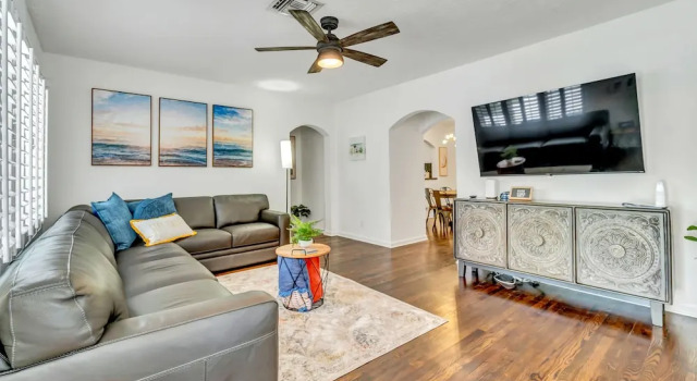 Victoria Park Oasis with Heated Pool