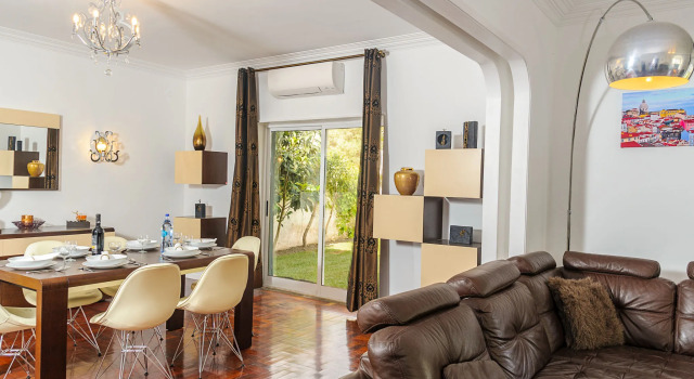 Villa Vila Violeta, Rezerwuj Willa Hotele w Lisbon Region z parkingiem, Parking