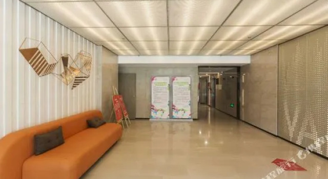 Julong Hotel