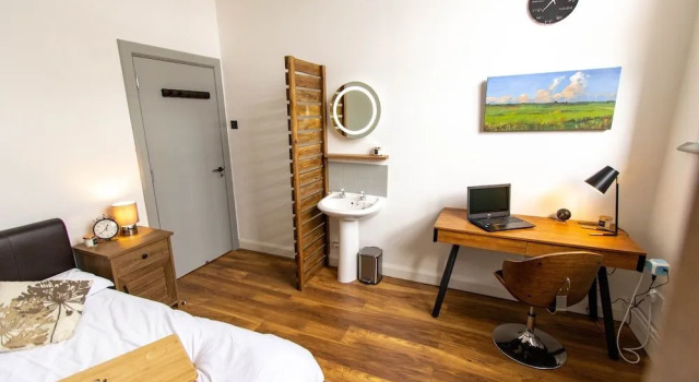 Cades Accommodation