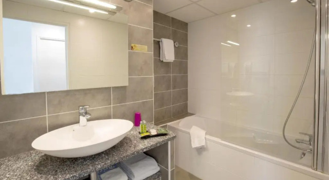 Номер Standard Bristol Logis CitHotel Périgueux Centre