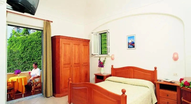Трёхместный номер Standard с балконом Villa Angela Hotel & Spa