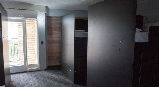 Bunk Surfers Paradise 18-35 Backpacker Hostel, Забронировать Хостел Отели Голд-Кост с бассейном, рядом с LAN SPA, Бассейн